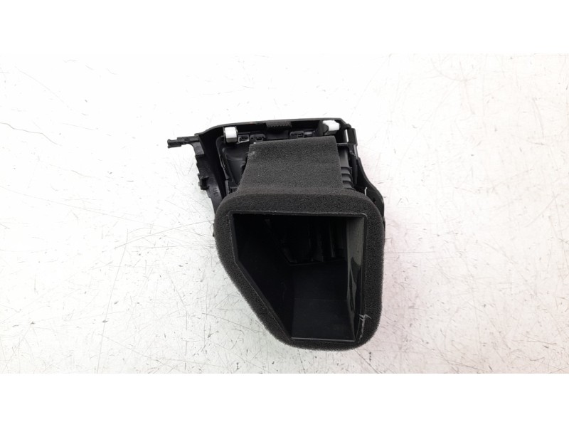 Recambio de aireador derecho para hyundai tucson 1.6 crdi cat referencia OEM IAM 97490D7AA0  