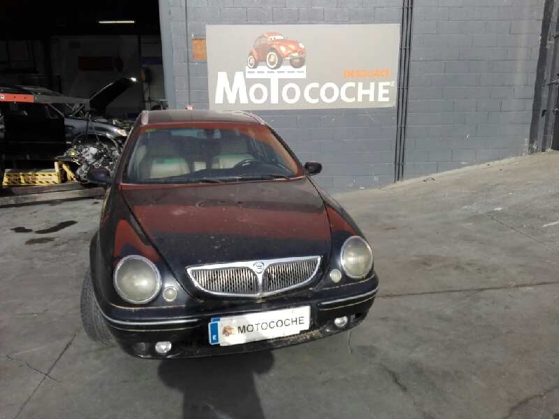 lancia lybra berlina del año 2004
