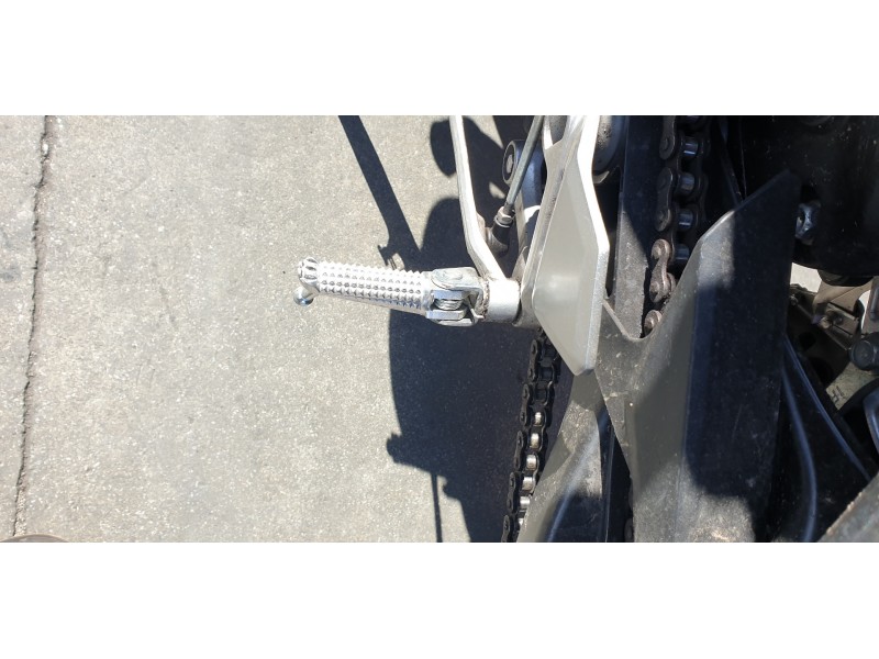 Recambio de estribo para yamaha mt-09 (7.2013) referencia OEM IAM 1RC274100000  