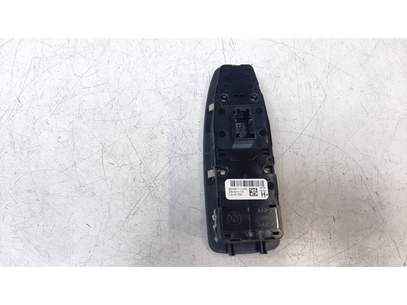 Recambio de mando elevalunas delantero izquierdo para bmw serie 3 lim. (f30) 318d referencia OEM IAM 9208111  
