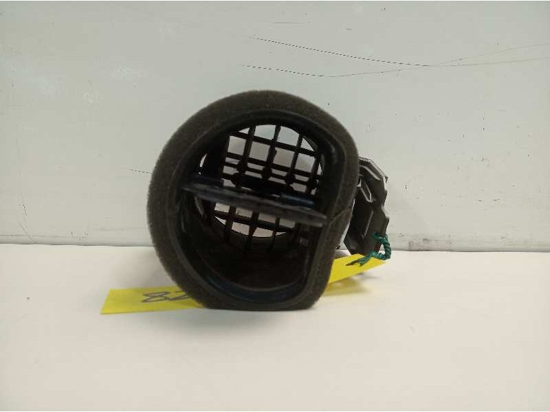 Recambio de rejilla aireadora para renault koleos 2.0 dci diesel fap referencia OEM IAM 68761JY00A 68761JY00B 