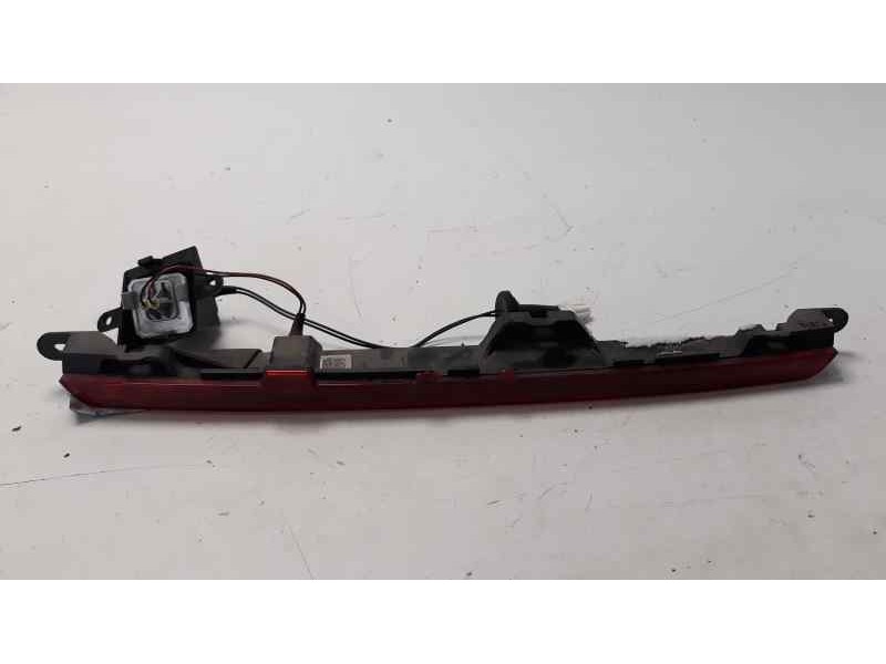 Recambio de luz central de freno para infiniti q30 2.2d sport referencia OEM IAM A1569069600  
