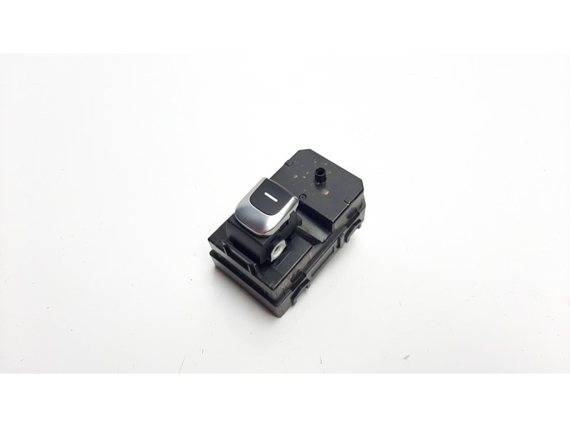 Recambio de mando elevalunas trasero derecho para kia sportage 1.6 crdi cat referencia OEM IAM 93590D9100  