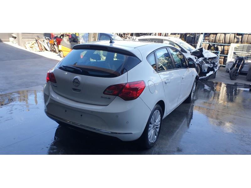 opel astra j lim. del año 2014