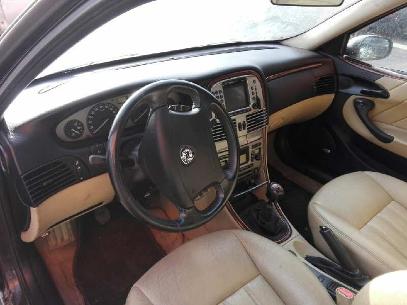 lancia lybra berlina del año 2004