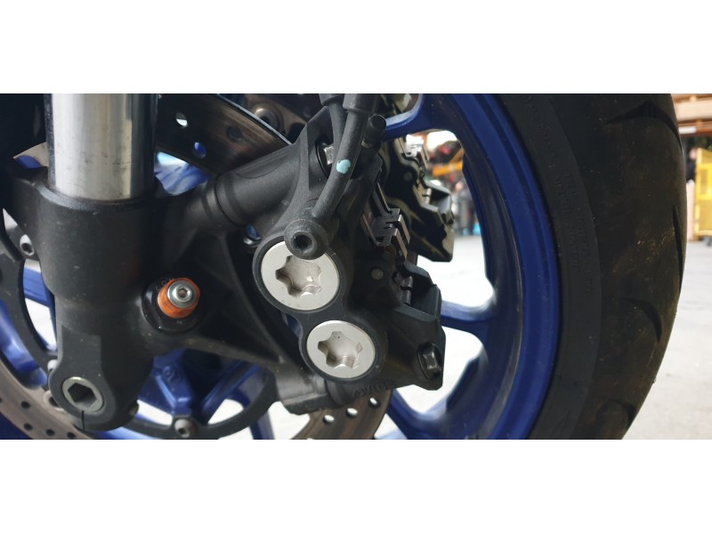 Recambio de pinza de freno delantera izquierda para yamaha mt-09 (7.2013) referencia OEM IAM 1RC2580T0000  