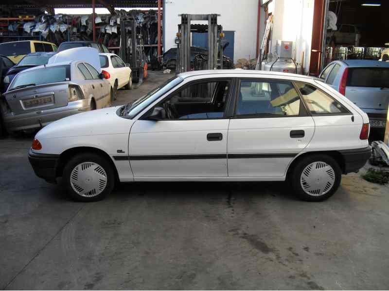 opel astra f berlina del año 1993
