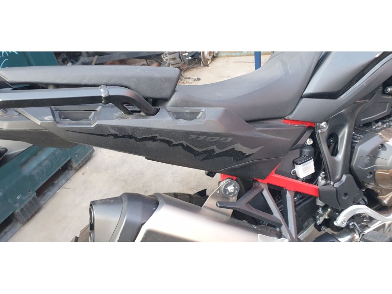 Recambio de moldura para honda crf 1100l africa twin africa twin referencia OEM IAM 83600MLNE00ZA  