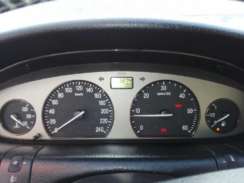 lancia lybra berlina del año 2004