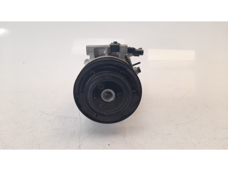 Recambio de compresor aire acondicionado para hyundai tucson 2.0 crdi cat referencia OEM IAM F500NFFEA02  