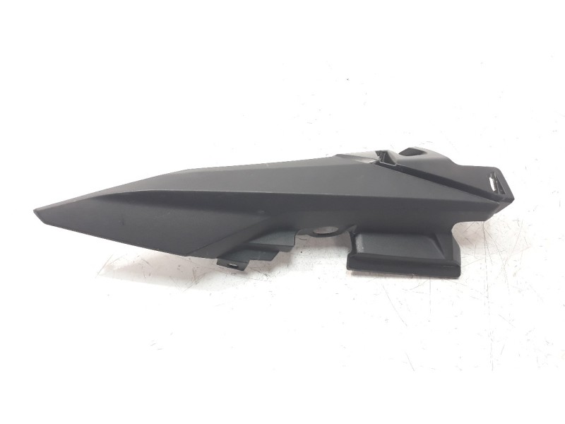 Recambio de moldura para honda nc 750 nc 750 x referencia OEM IAM 77271MKWD00  