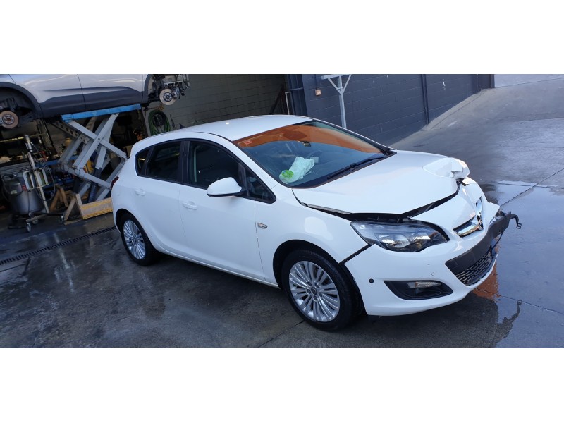 opel astra j lim. del año 2014