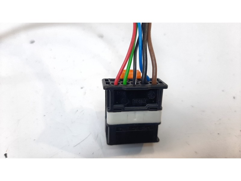 Recambio de retrovisor izquierdo para jeep avenger altitude referencia OEM IAM 735787924  
