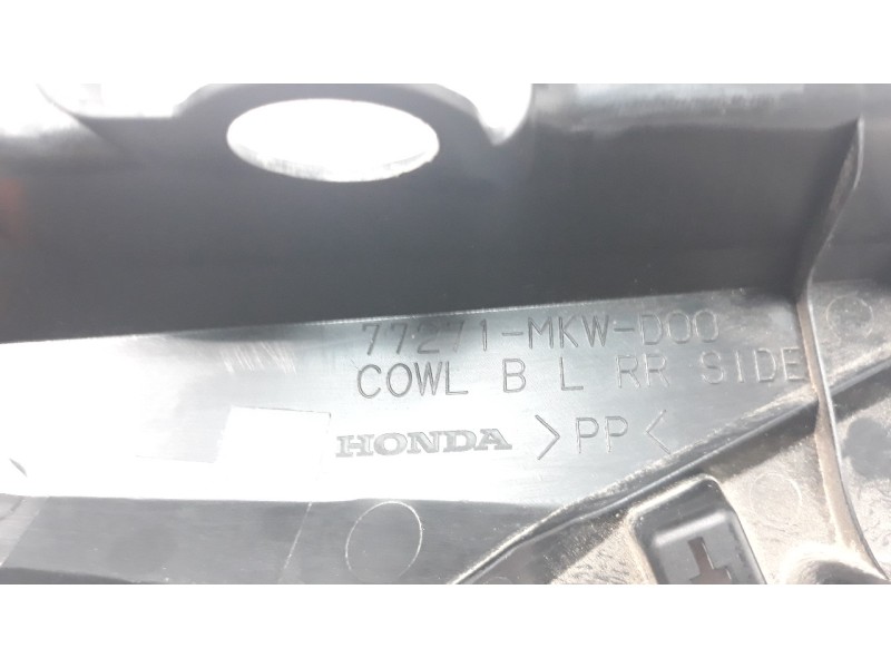 Recambio de moldura para honda nc 750 nc 750 x referencia OEM IAM 77271MKWD00  