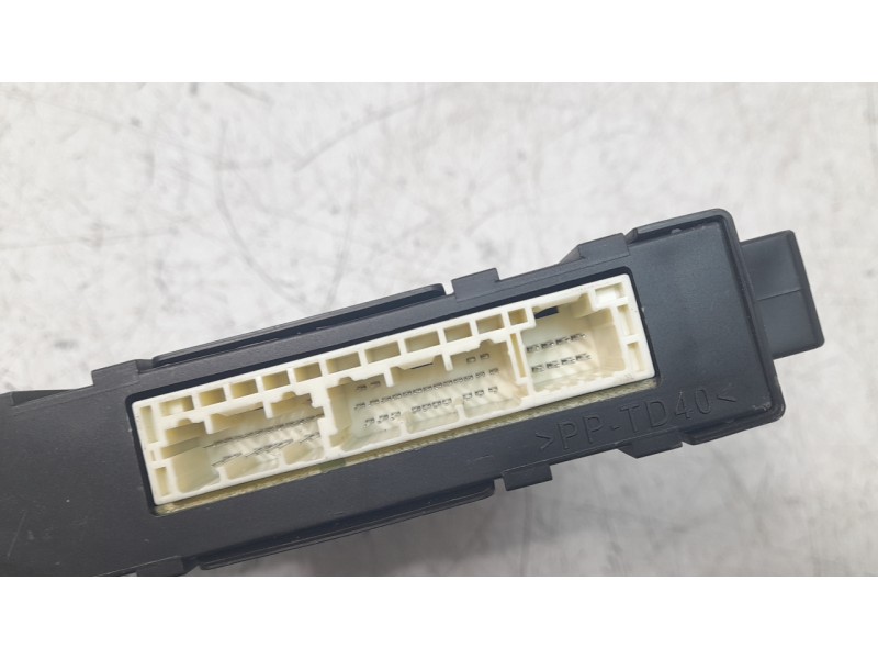Recambio de modulo electronico para toyota corolla (e21) referencia OEM IAM 8865002L40  