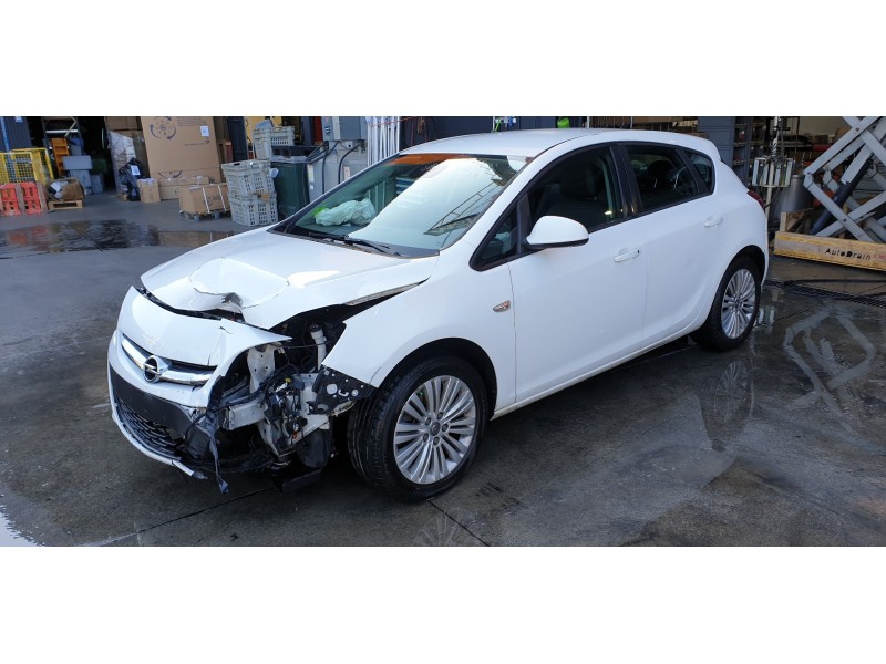 opel astra j lim. del año 2014