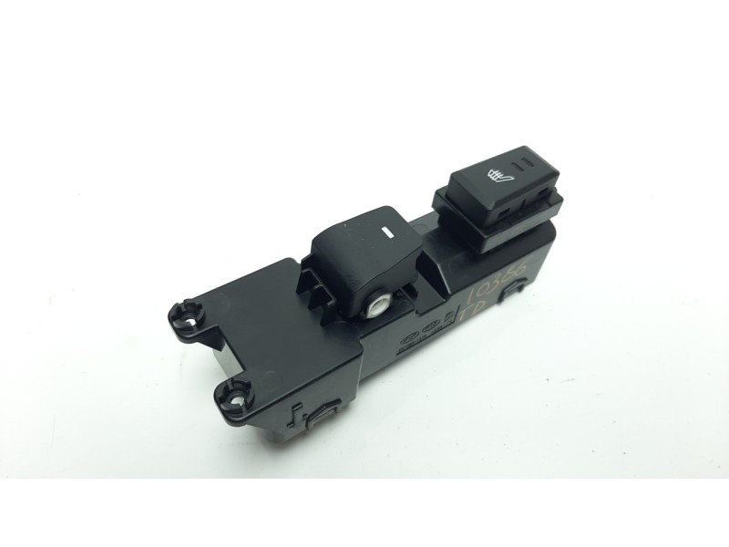 Recambio de mando elevalunas trasero derecho para hyundai tucson 2.0 crdi cat referencia OEM IAM 93580D3121  