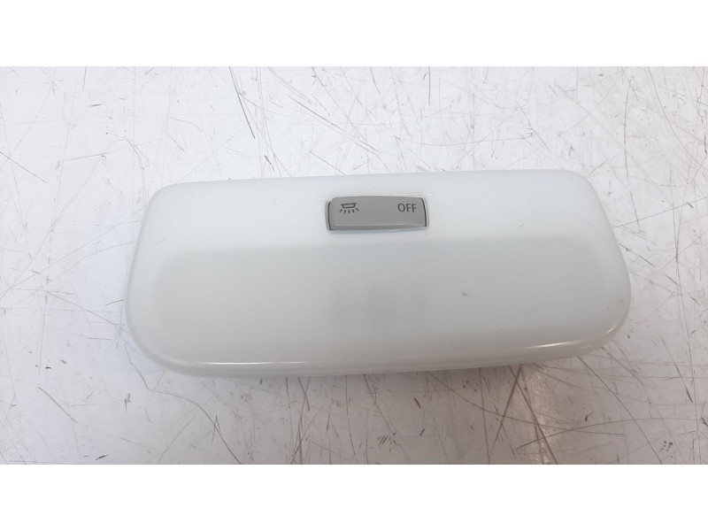 Recambio de luz interior para renault captur 0.9 energy referencia OEM IAM 264300007R  