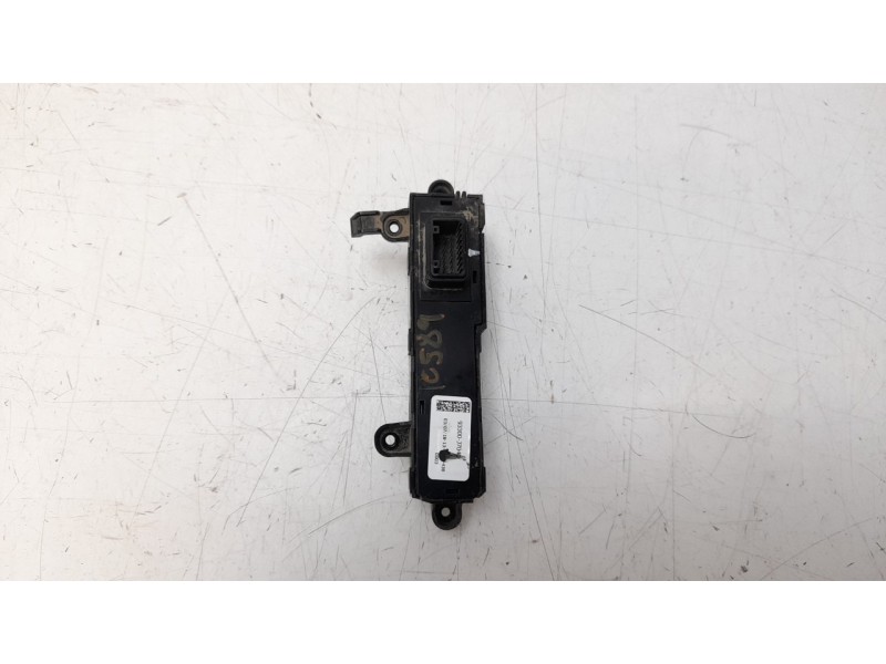 Recambio de interruptor para kia ceed 1.0 tgdi cat referencia OEM IAM 93300J7040  