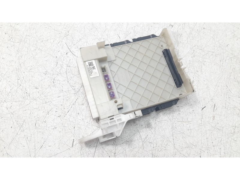 Recambio de caja reles / fusibles para toyota corolla (e21) referencia OEM IAM 8273002P80  