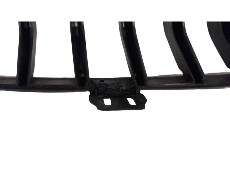 Recambio de rejilla delantera para bmw serie 3 lim. (f30) 318d referencia OEM IAM 51137260497  