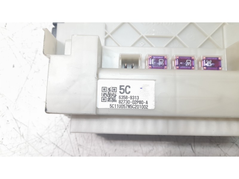 Recambio de caja reles / fusibles para toyota corolla (e21) referencia OEM IAM 8273002P80  