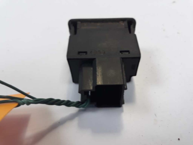 Recambio de interruptor para nissan terrano/terrano.ii (r20) 2.7 turbodiesel referencia OEM IAM   