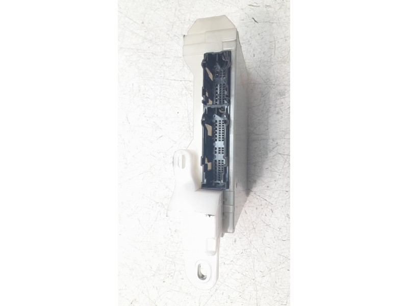 Recambio de caja reles / fusibles para toyota corolla (e21) referencia OEM IAM 8273002P80  