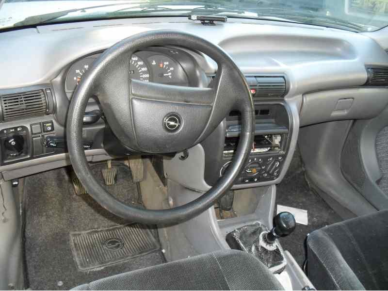 opel astra f berlina del año 1993