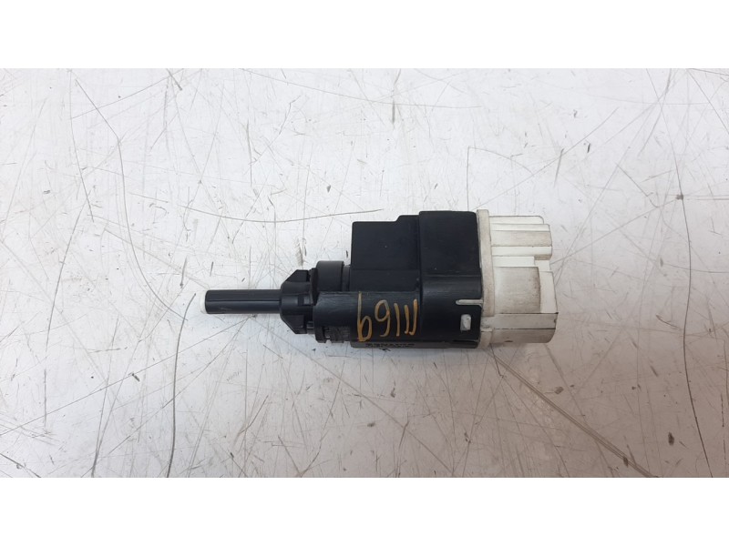 Recambio de interruptor para renault captur 0.9 energy referencia OEM IAM 253206170R  