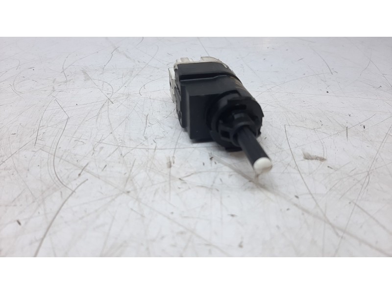 Recambio de interruptor para renault captur 0.9 energy referencia OEM IAM 253206170R  