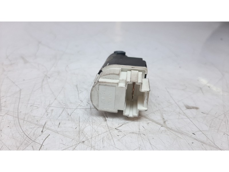 Recambio de interruptor para renault captur 0.9 energy referencia OEM IAM 253206170R  