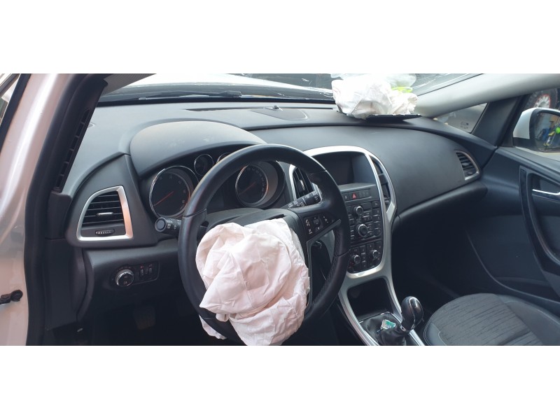 opel astra j lim. del año 2014