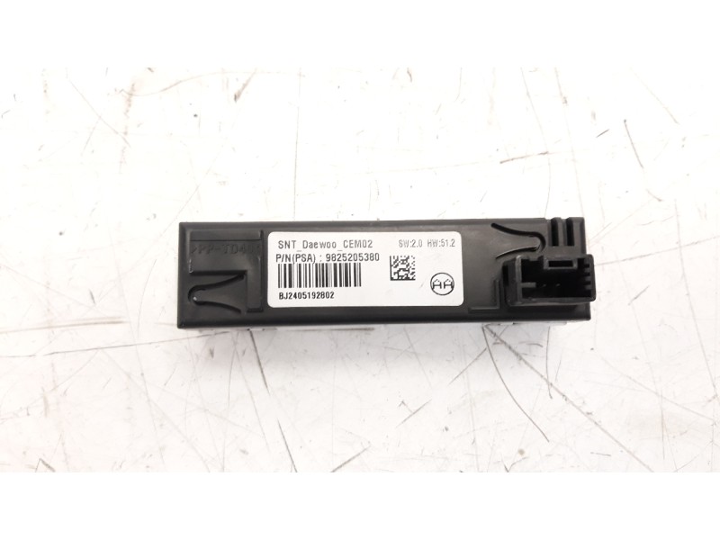 Recambio de pantalla multifuncion para citroen c3 aircross 1.2 12v e-thp referencia OEM IAM 9825205380  