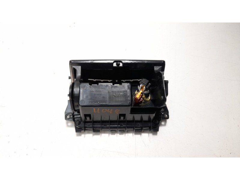 Recambio de cenicero para mercedes-benz clase a (w176) 1.5 cdi cat referencia OEM IAM A1768100079  