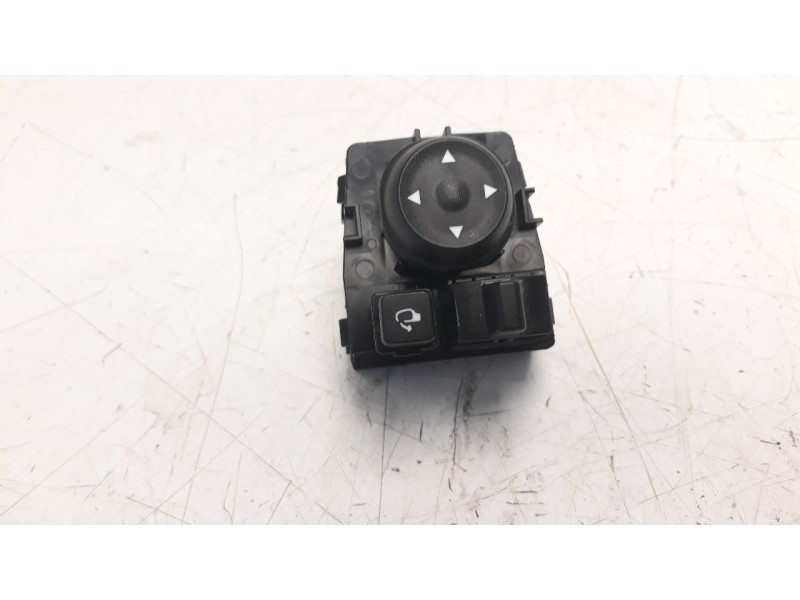 Recambio de mando retrovisor para hyundai i20 active 1.0 tgdi cat referencia OEM IAM 93530BV010  