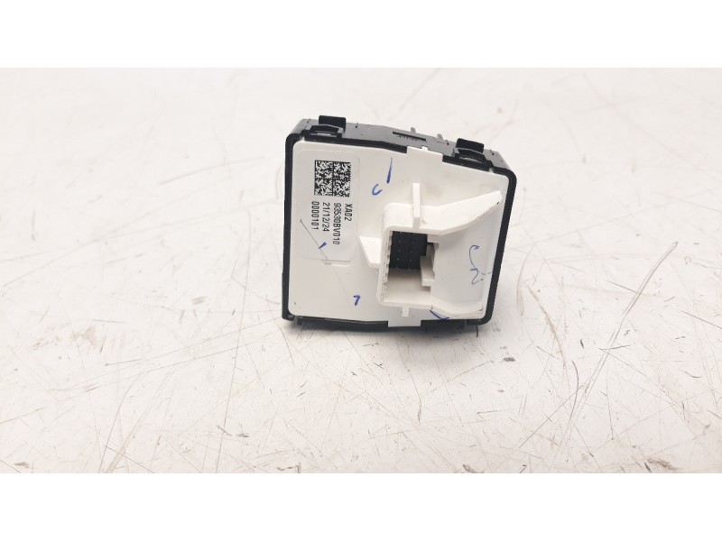 Recambio de mando retrovisor para hyundai i20 active 1.0 tgdi cat referencia OEM IAM 93530BV010  