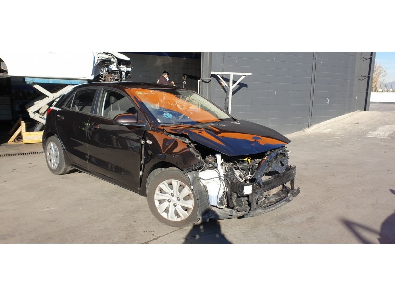 kia rio (yb) del año 2018