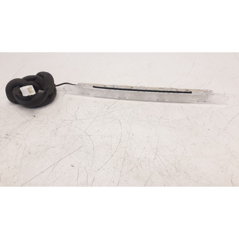 Recambio de luz central de freno para jaguar xf 3.0 v6 diesel cat referencia OEM IAM C2Z1337  