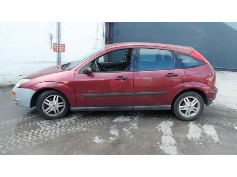 ford focus berlina (cak) del año 2000