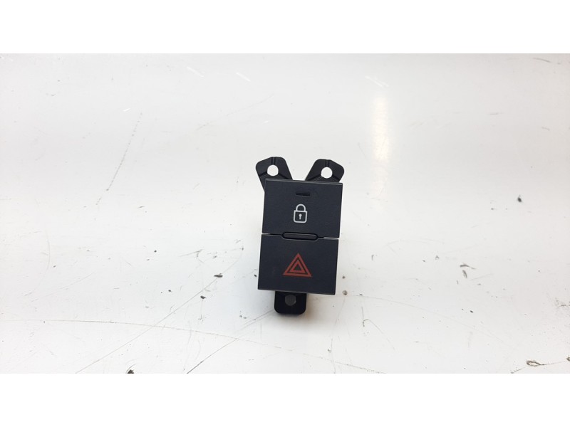 Recambio de warning para hyundai i20 active 1.0 tgdi cat referencia OEM IAM 93790Q0000  
