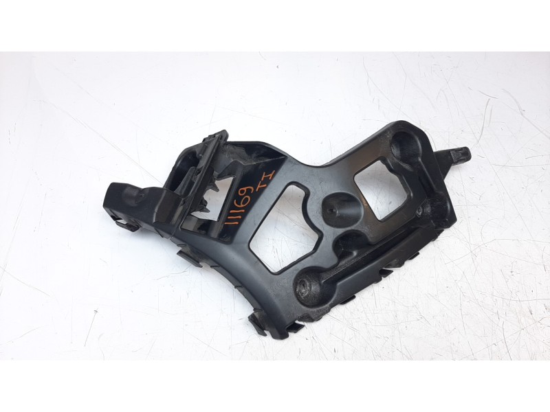 Recambio de moldura para renault captur 0.9 energy referencia OEM IAM 852233250R  852233250R