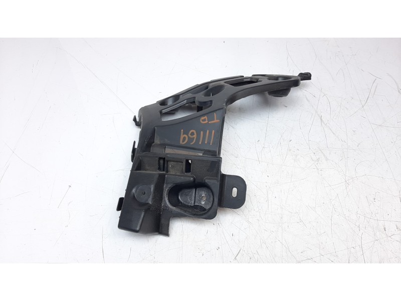 Recambio de moldura para renault captur 0.9 energy referencia OEM IAM 852220257R  852220257R