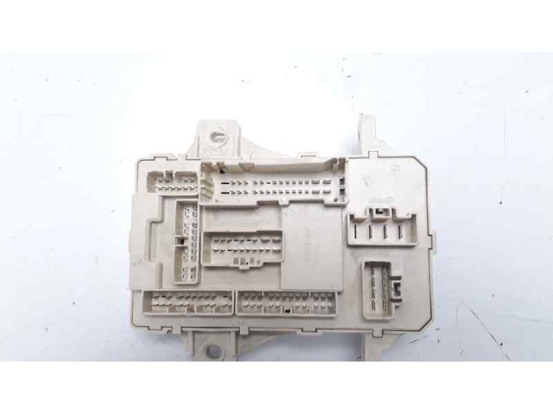 Recambio de caja reles / fusibles para kia cee´d sporty wagon 1.6 crdi cat referencia OEM IAM 919502H500  