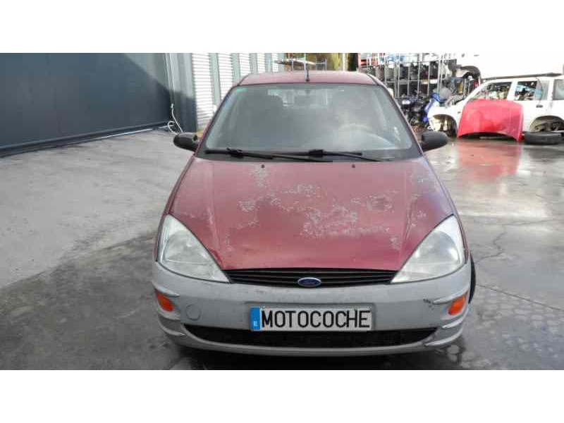 ford focus berlina (cak) del año 2000