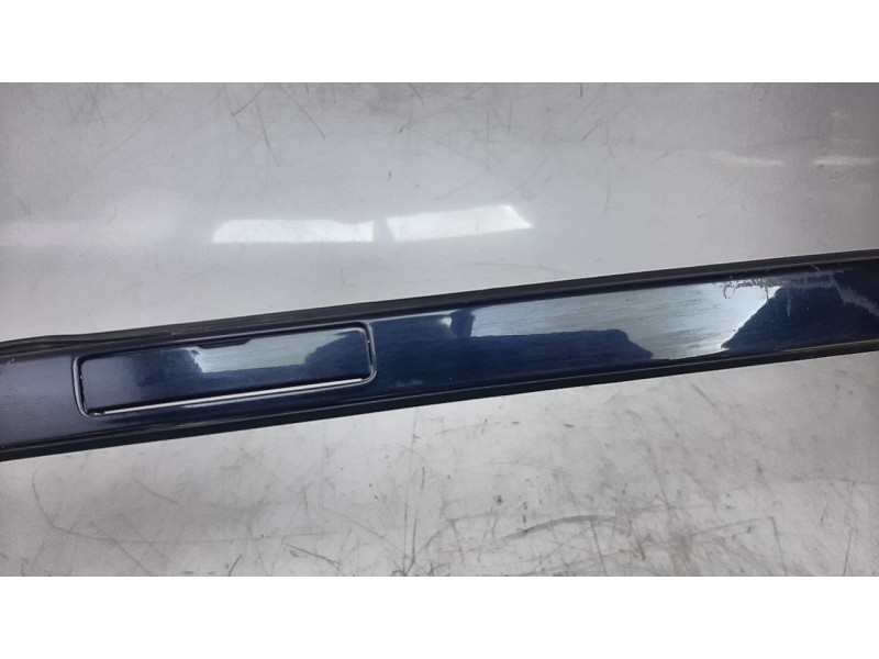 Recambio de moldura para mercedes-benz clase e (w211) berlina 2.6 cat referencia OEM IAM A21169008625359  