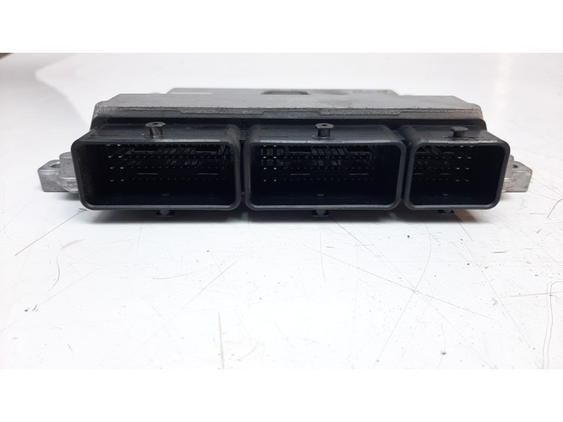 Recambio de centralita motor uce para renault captur 0.9 energy referencia OEM IAM 23710922R  