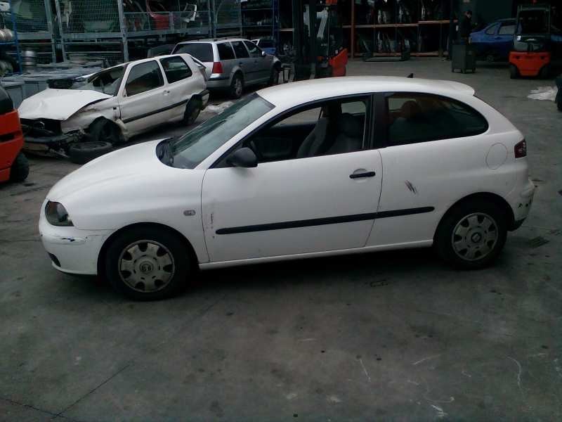 seat ibiza (6l1) del año 2003