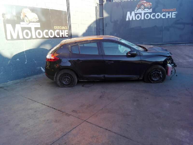 renault megane iii berlina 5 p del año 2010