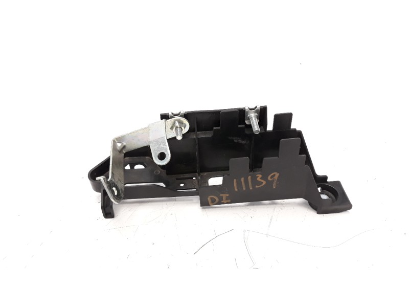 Recambio de moldura para yamaha mt-07 referencia OEM IAM 2WS2117N00  